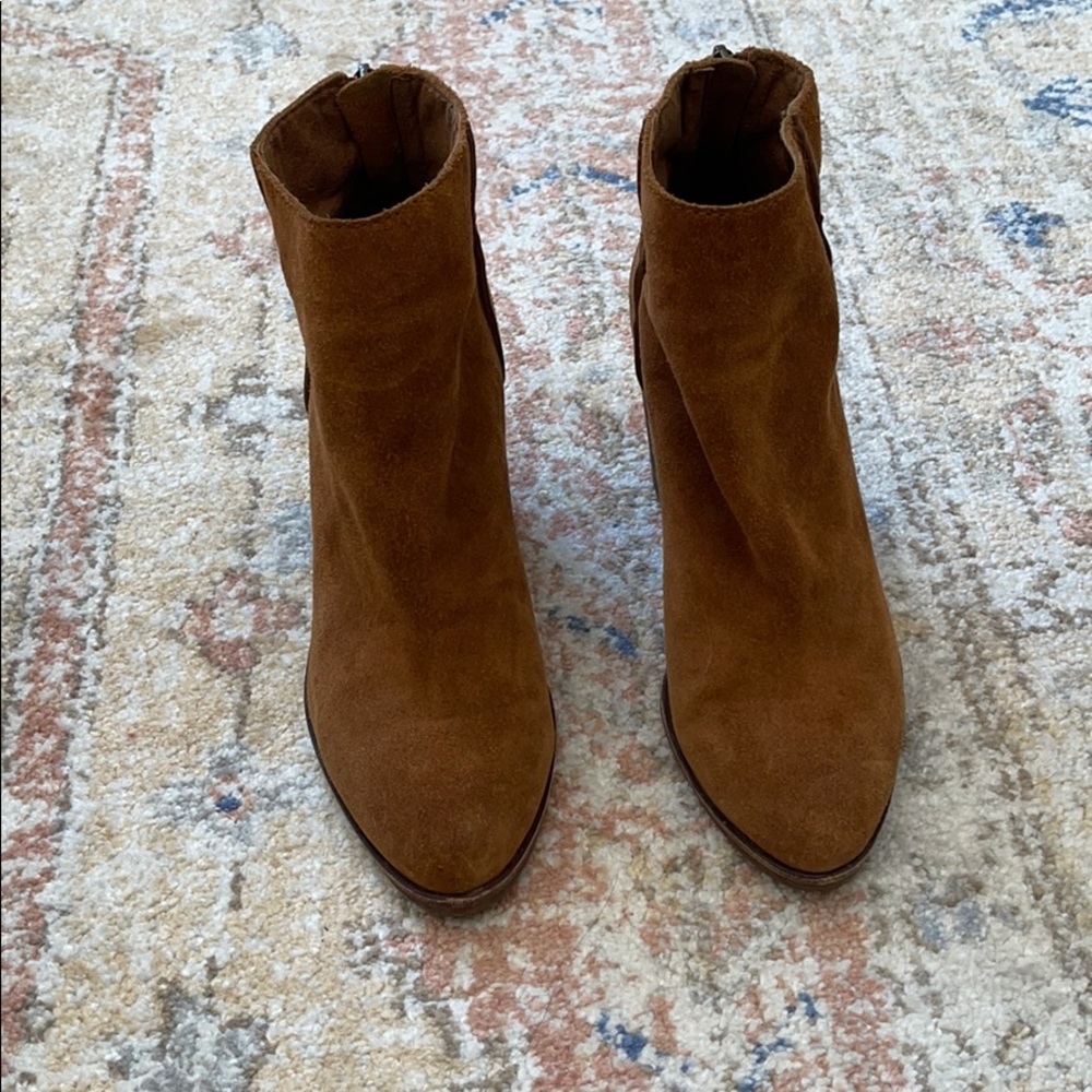 Brown suede Aldo boots